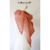 Châle chèche XL en laine rose saumon au crochet fait main