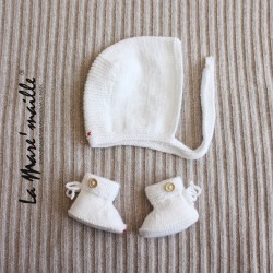 Ensemble chaussons bébé et bonnet béguin laine blanche tricot main