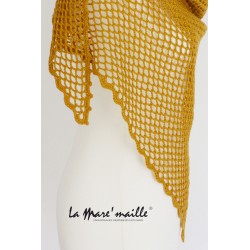 Châle chèche XL en laine jaune moutarde au crochet fait main