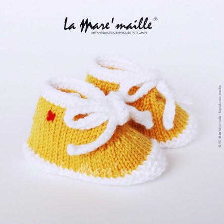 Chaussons bébé laine style basket jaune et blanc avec lacets en maille