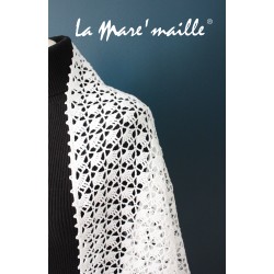 Châle en coton blanc façon dentelle au crochet fait main