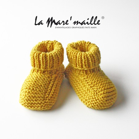 Chaussons bébé montants rétros en laine Mérinos jaune tricot main