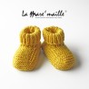 Chaussons bébé montants rétros en laine Mérinos jaune tricot main