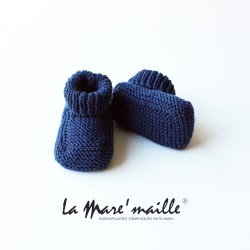 Ensemble chaussons et bonnet béguin laine Mérinos bleu marine tricot main