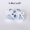 Chaussons bébé laine style basket bleu ciel et blanc avec lacets en maille